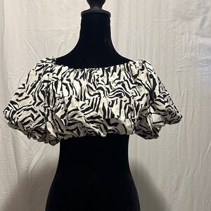 a new day Black and White Off-Shoulder cropped Blouse